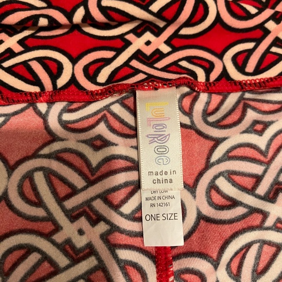 🧵❤️ LuLaRoe Leggings Bundle Size O/S - Valentine’s Day Collection - Picture 9 of 9